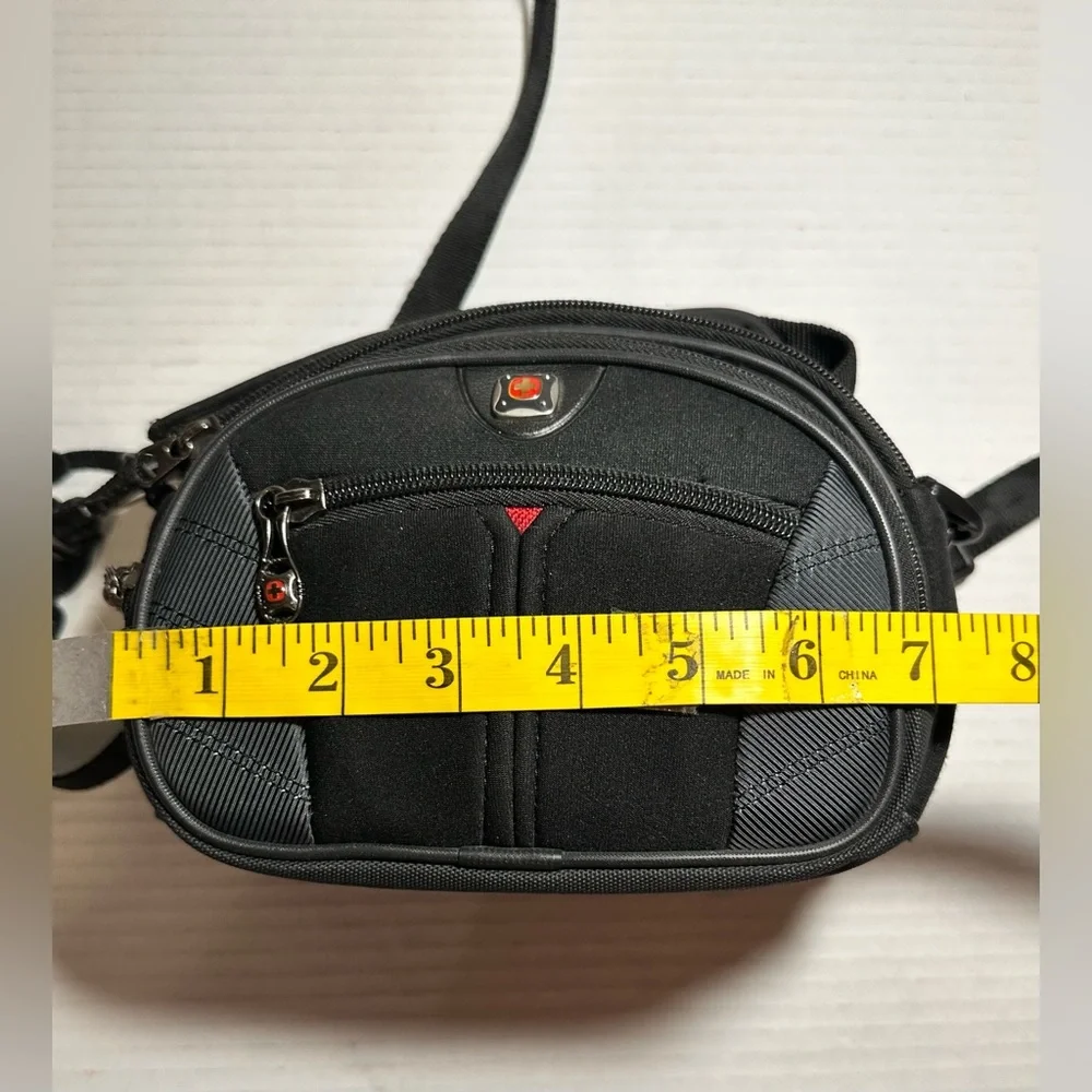 Wenger Swiss Gear The Sherpa LG Cam CSE Neopro‎ Medium Padded Camera Bag Black